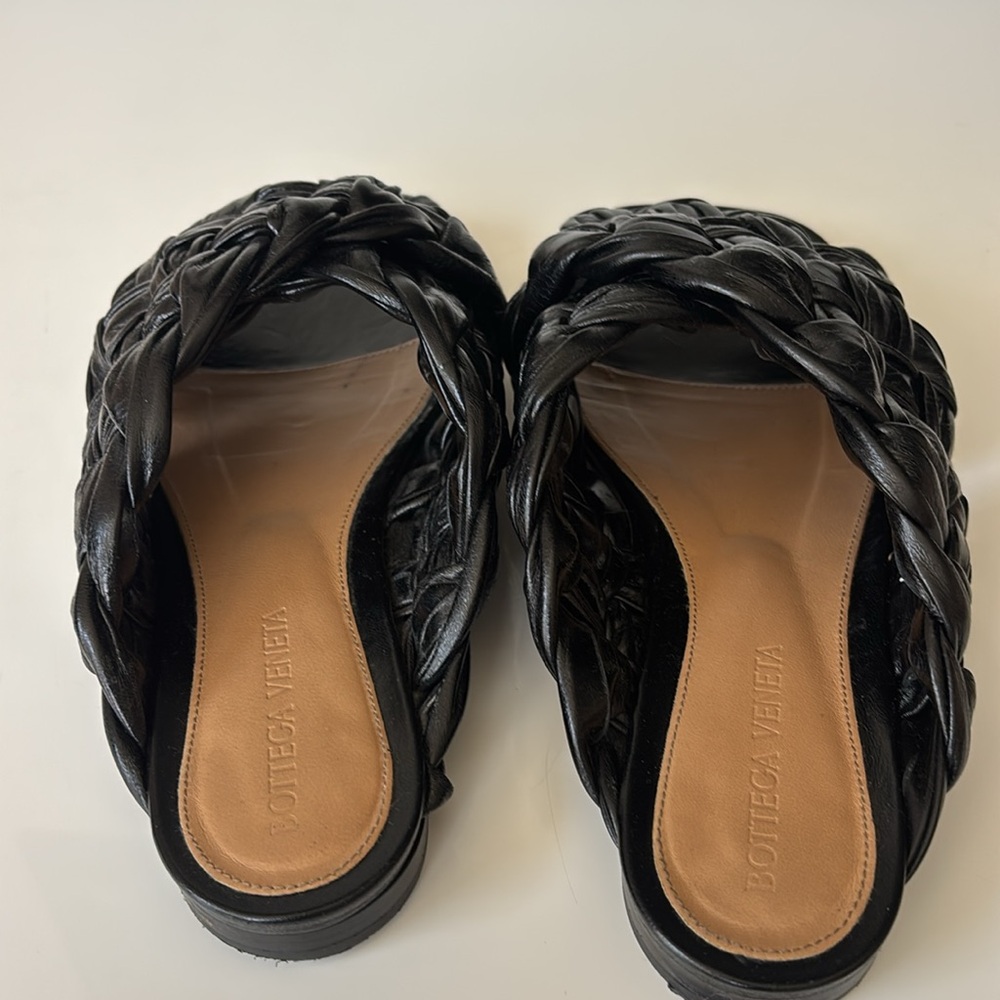 Bottega Veneta women's slides - Picture 5 of 12